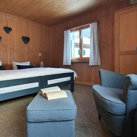 Piz D'err Bed & Breakfast Tinzen
