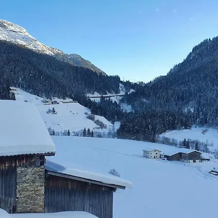 Piz D'err Nocleg ze śniadaniem 3*